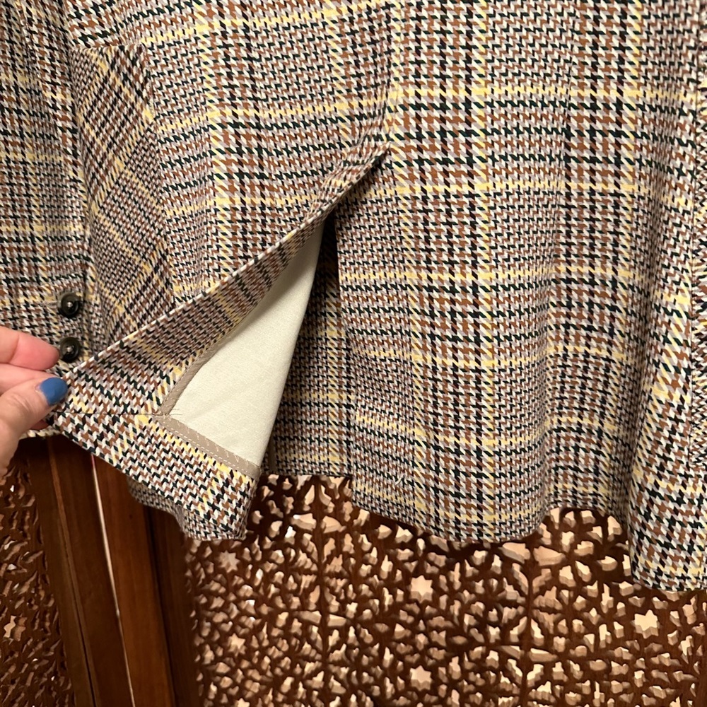 🚺 Cabi tan plaid blazer - Picture 8 of 13